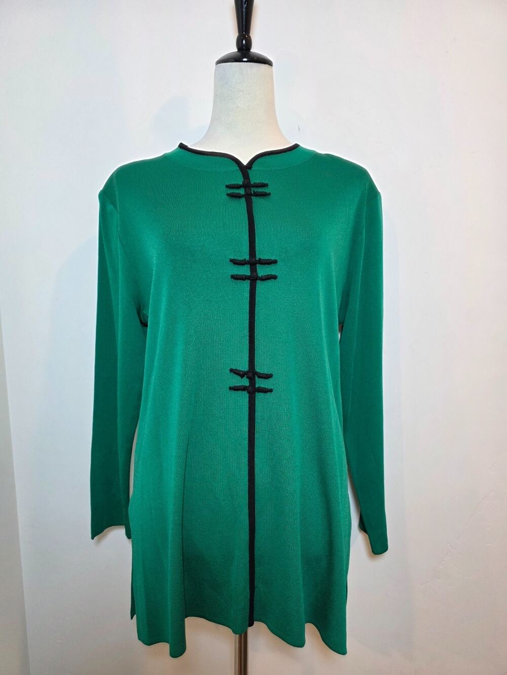 Exclusively Misook Kelly Green Black Toggle Button Sweater L Mandarin Slinky